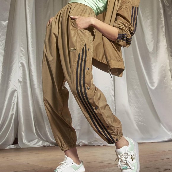 Adidas Originals WATCH US MOVE RISA VER R.Y.V TRACK PANTS - Picture 10 of 10